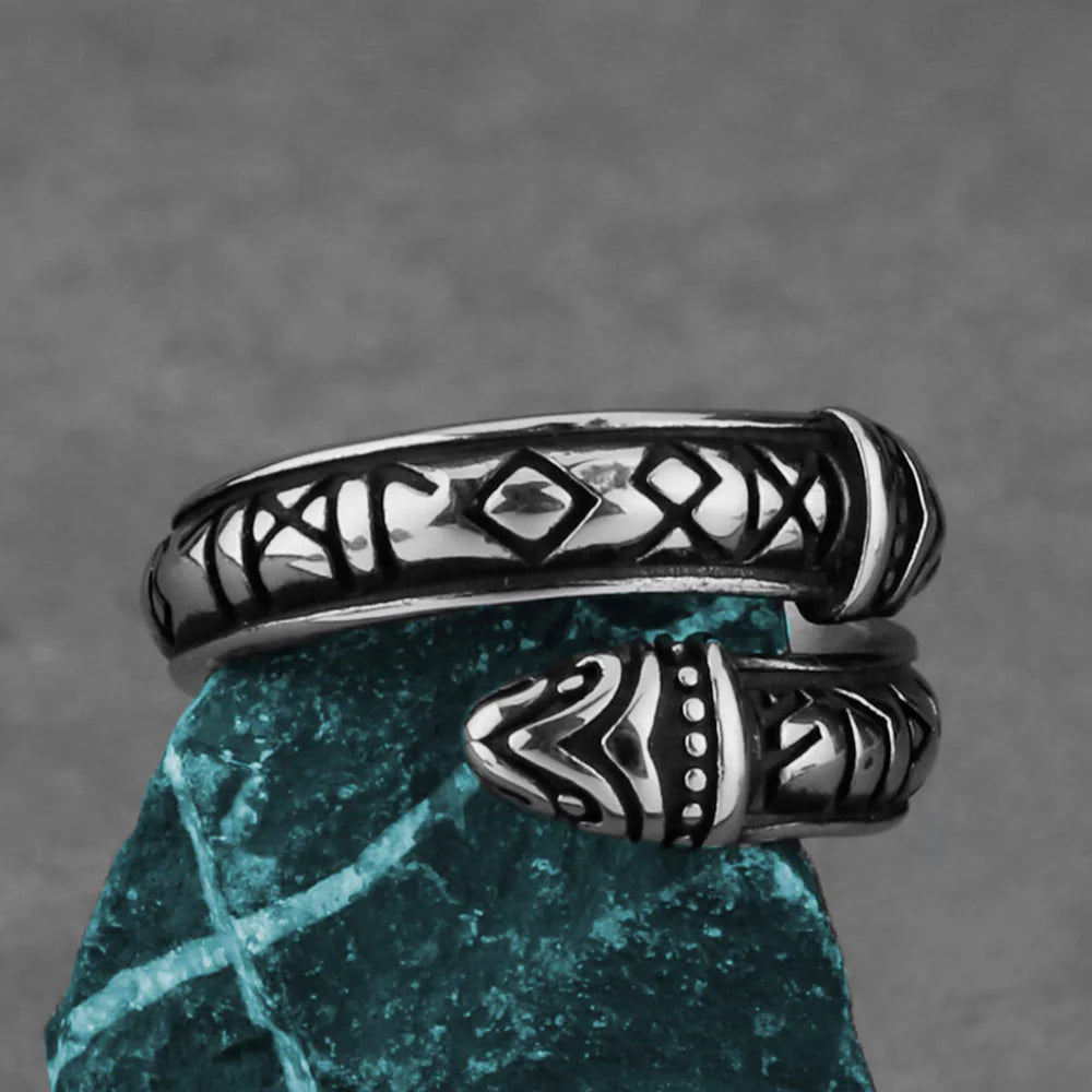 Viking faucet rune ring