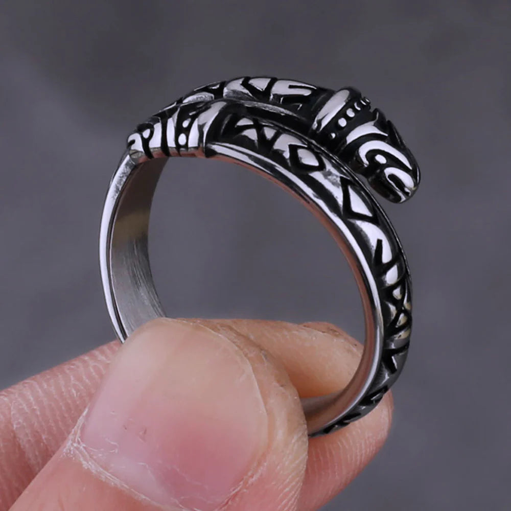 Viking faucet rune ring